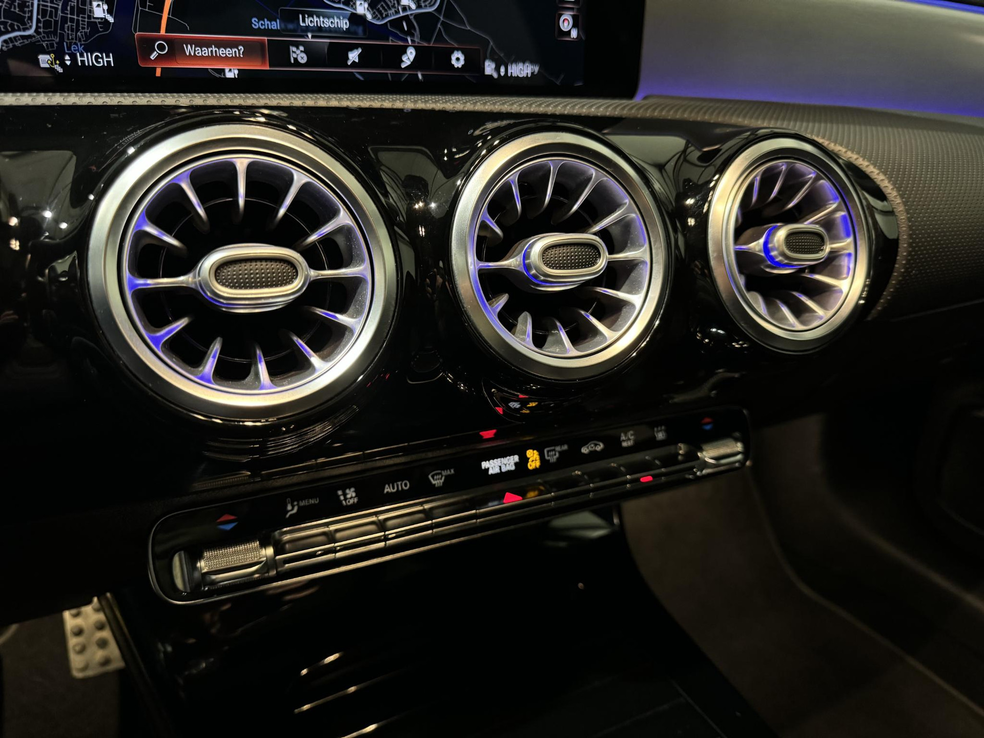 Mercedes-Benz A-Klasse 250 e AMG JLV49V