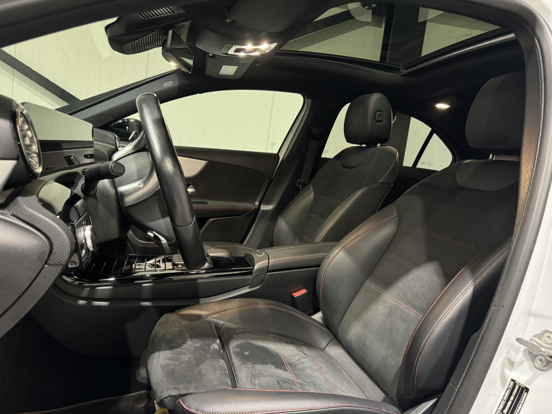 Mercedes-Benz A-Klasse 250 e AMG JLV49V