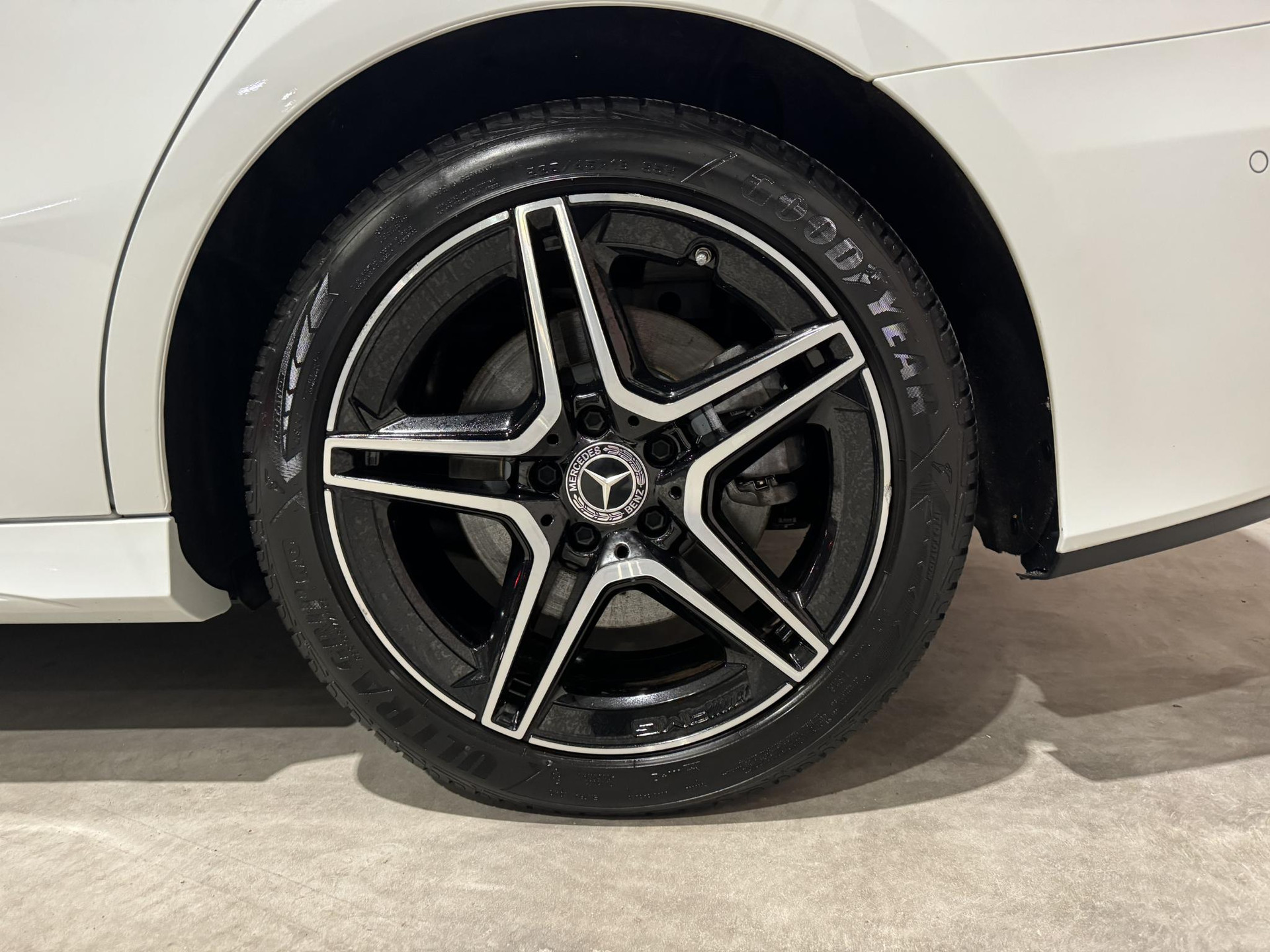 Mercedes-Benz A-Klasse 250 e AMG JLV49V