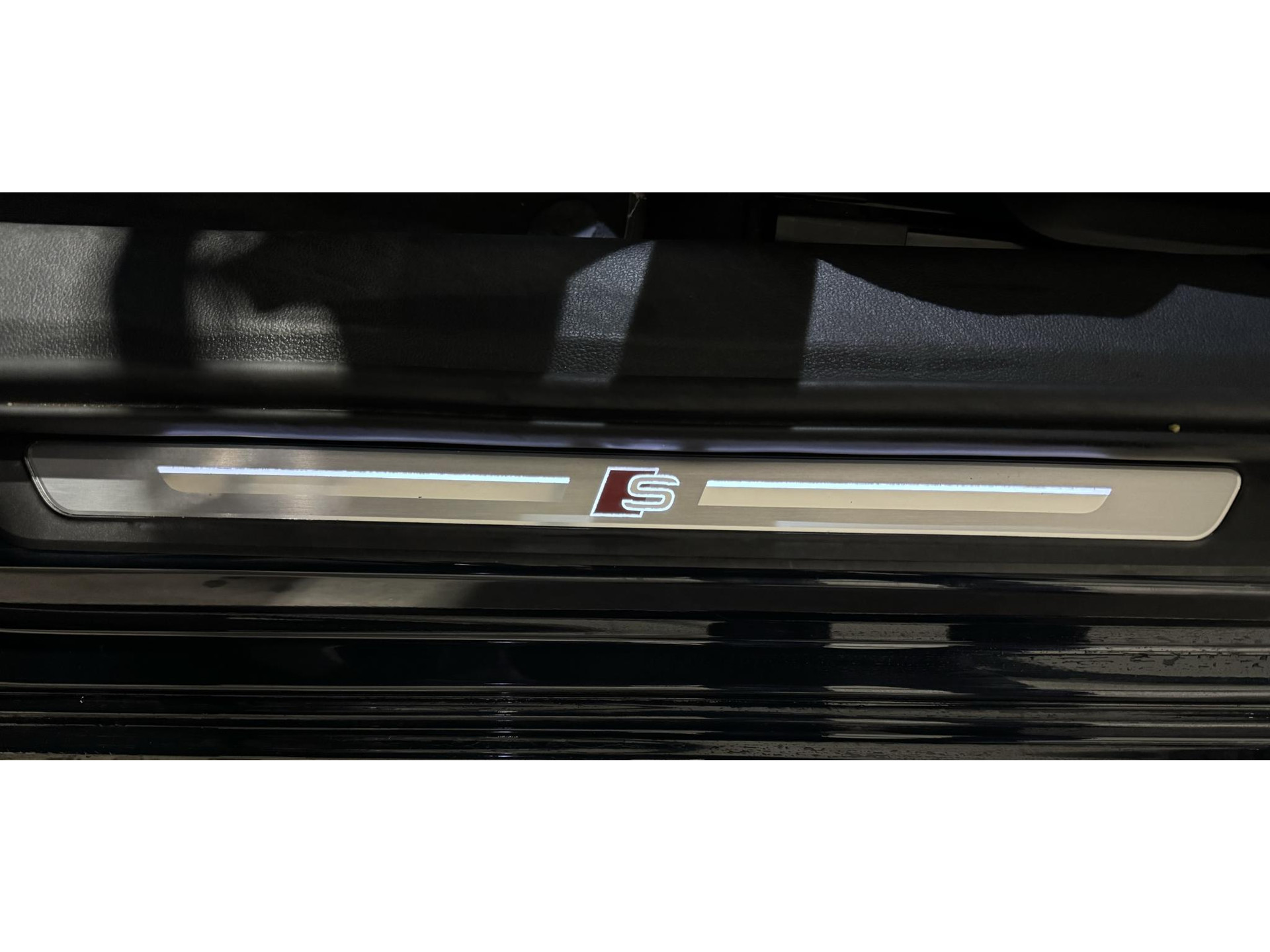 Audi A6 Limousine 40 TFSI S edition L588HR