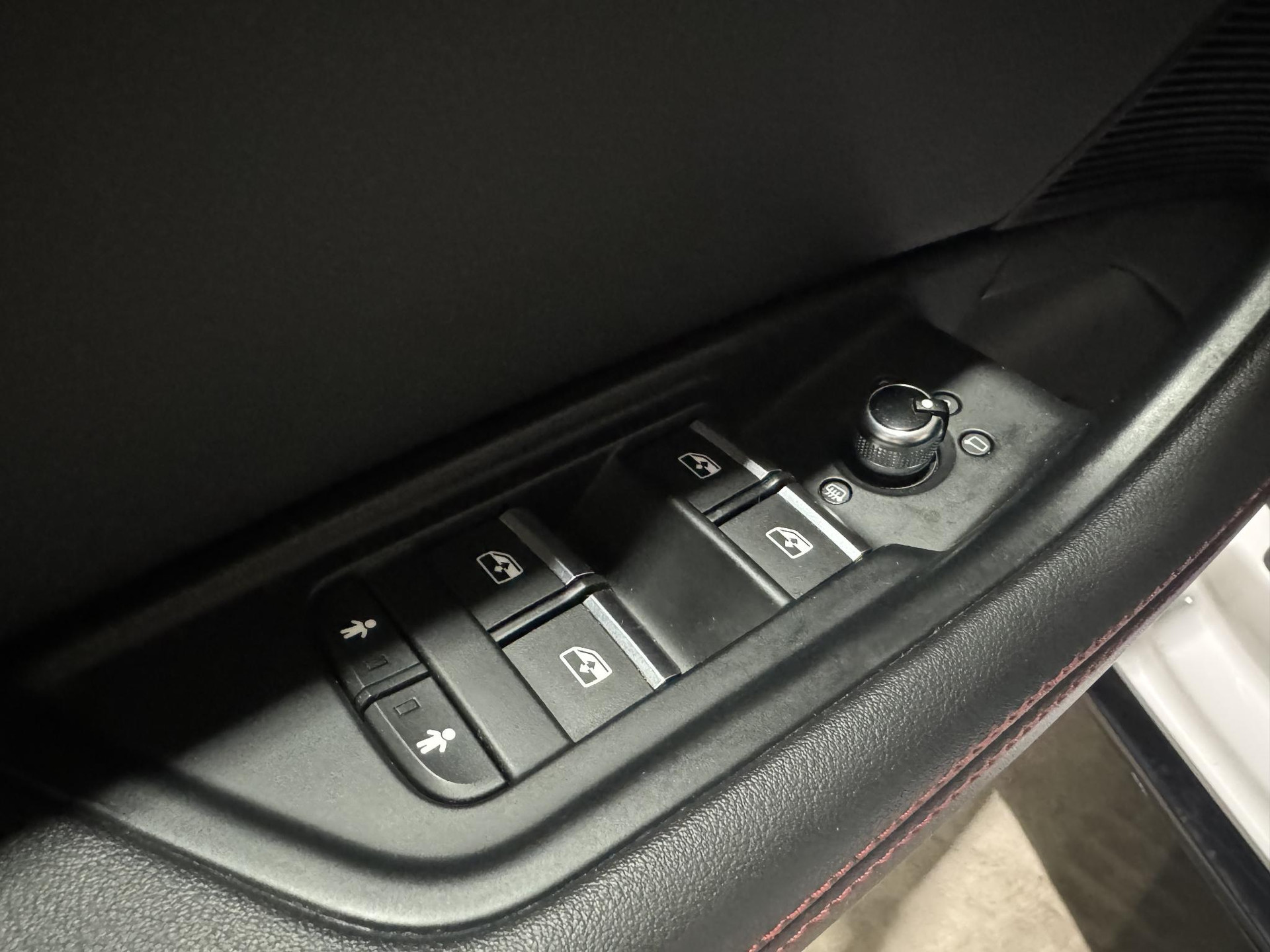 Audi A4 Avant 35 TFSI Sport S line black edition XV814Z