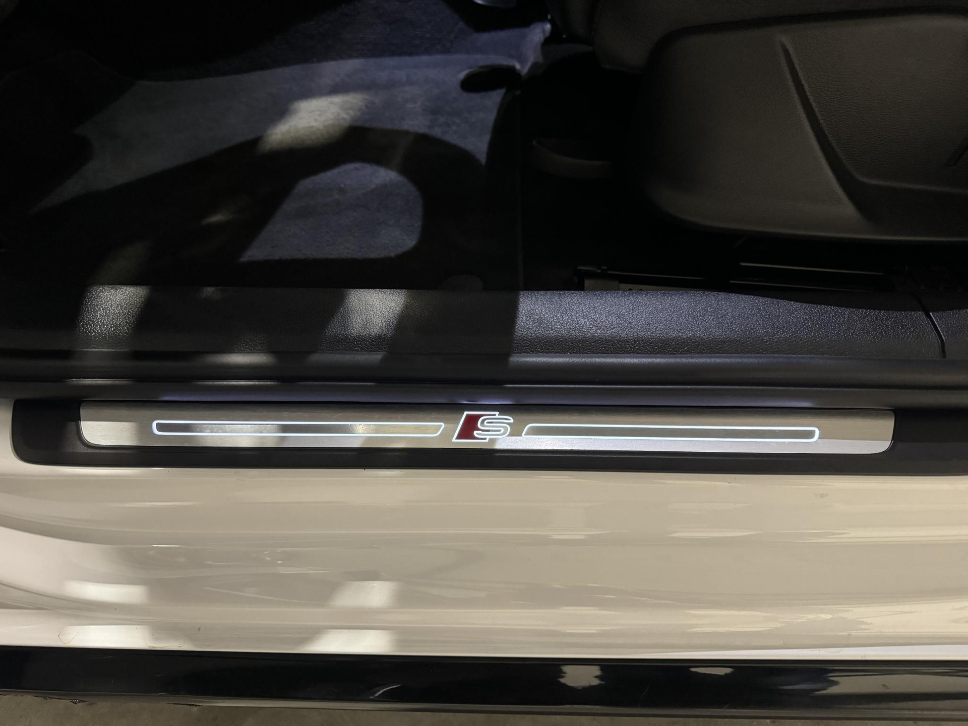 Audi A4 Avant 35 TFSI Sport S line black edition XV814Z