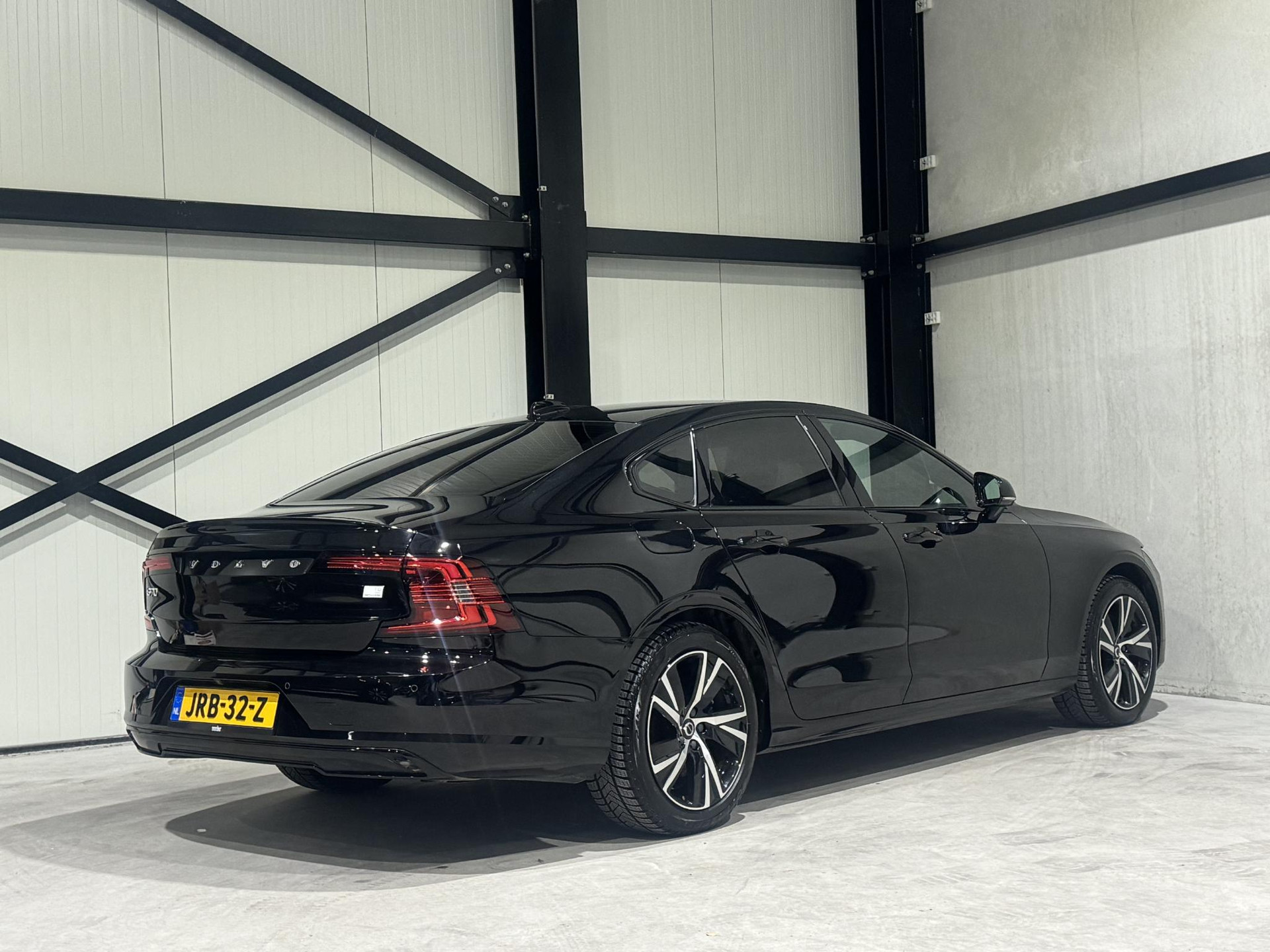 Volvo S90 2.0 T8 AWD R-Design JRB32Z