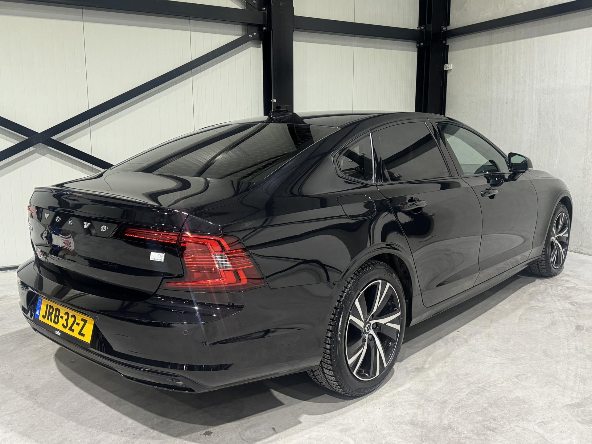 Volvo S90 2.0 T8 AWD R-Design JRB32Z