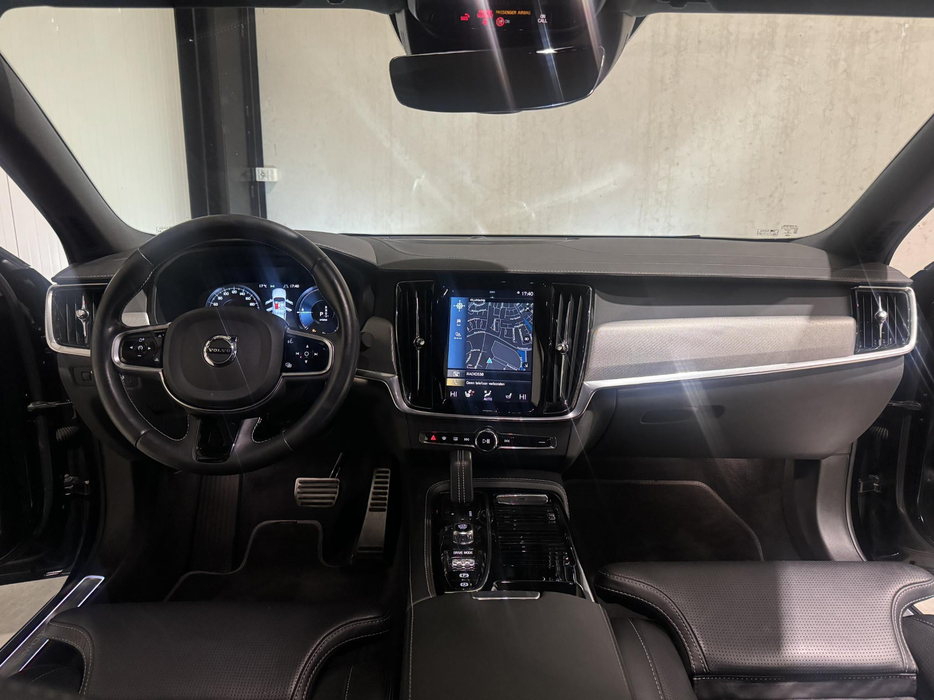 Volvo S90 2.0 T8 AWD R-Design JRB32Z