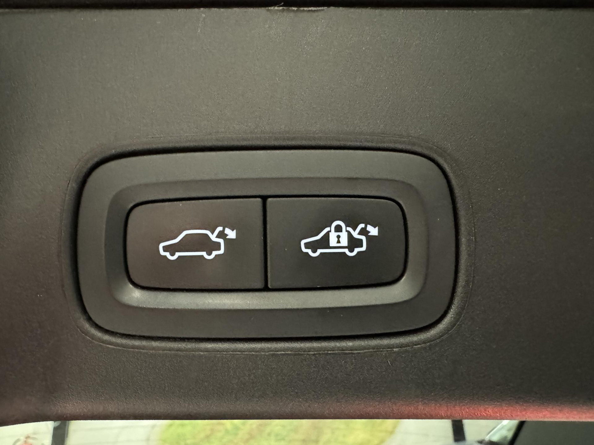 Volvo V90 2.0 T8 AWD Momentum Pro JJN87J