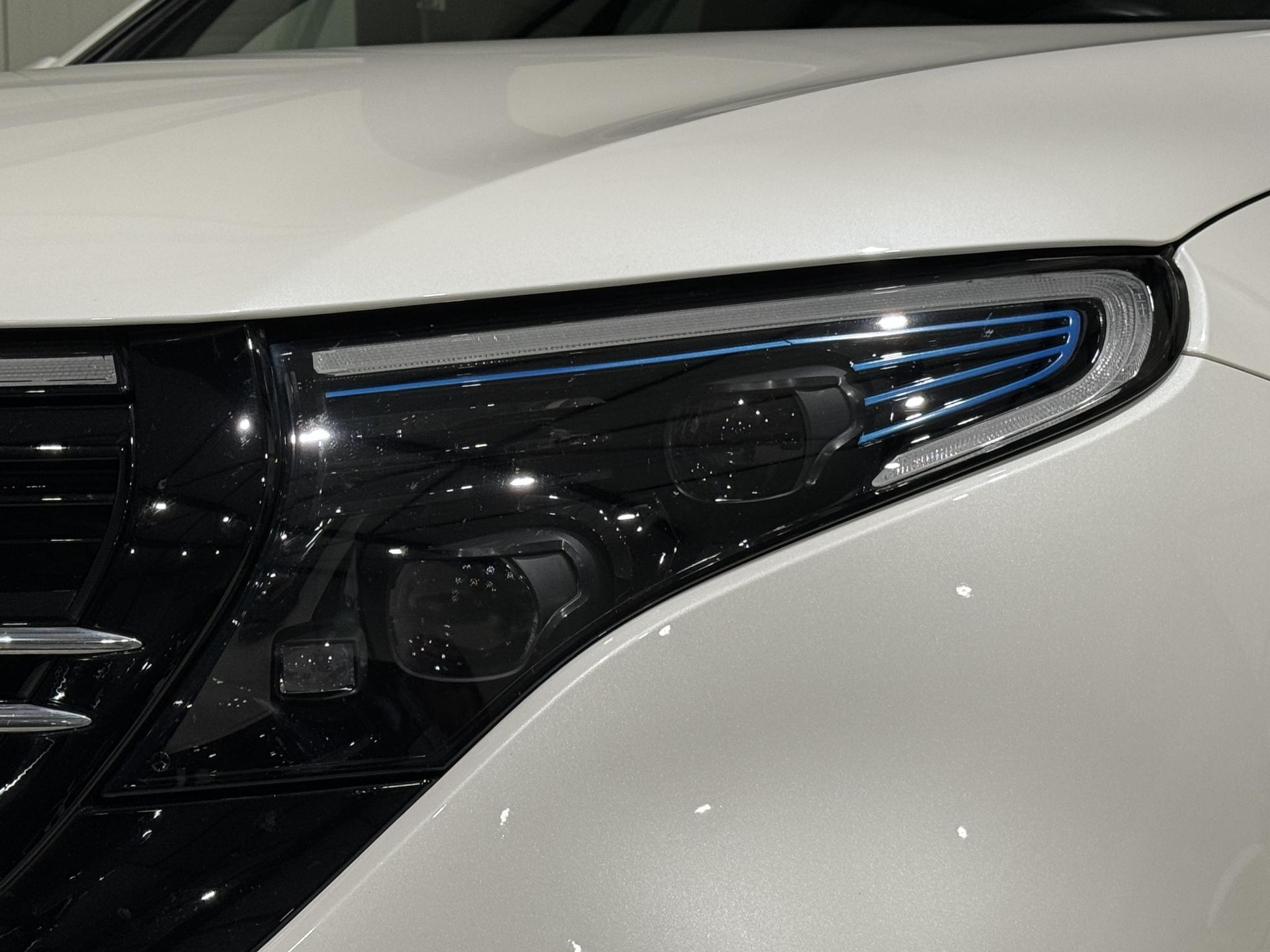 Mercedes-Benz EQC 400 4MATIC AMG 80 kWh K990HP