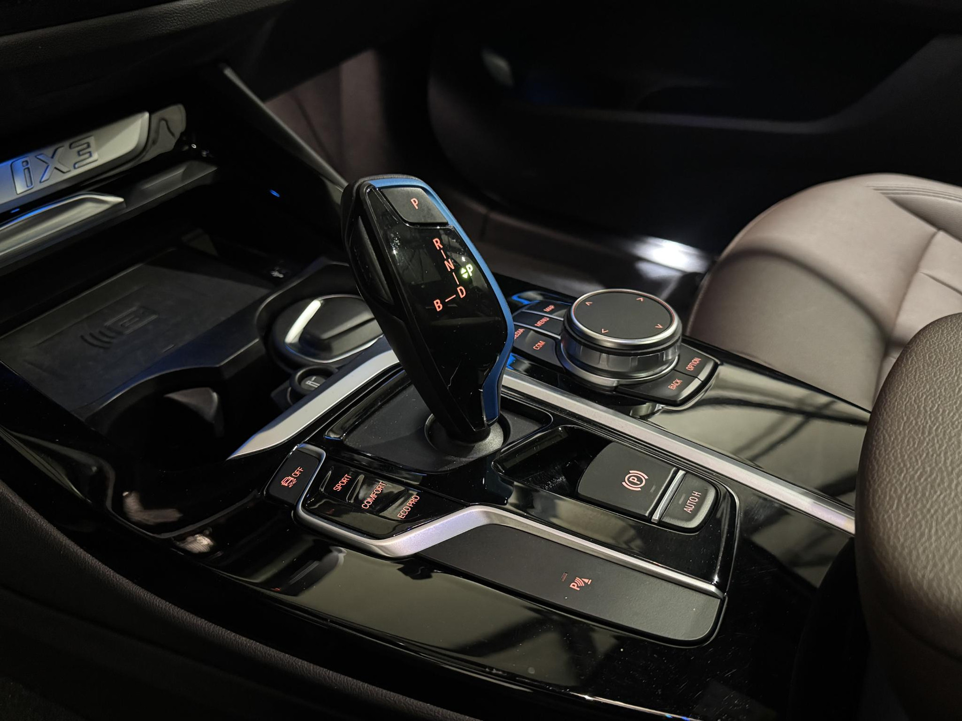 BMW iX3 Executive 80 kWh JVV81P