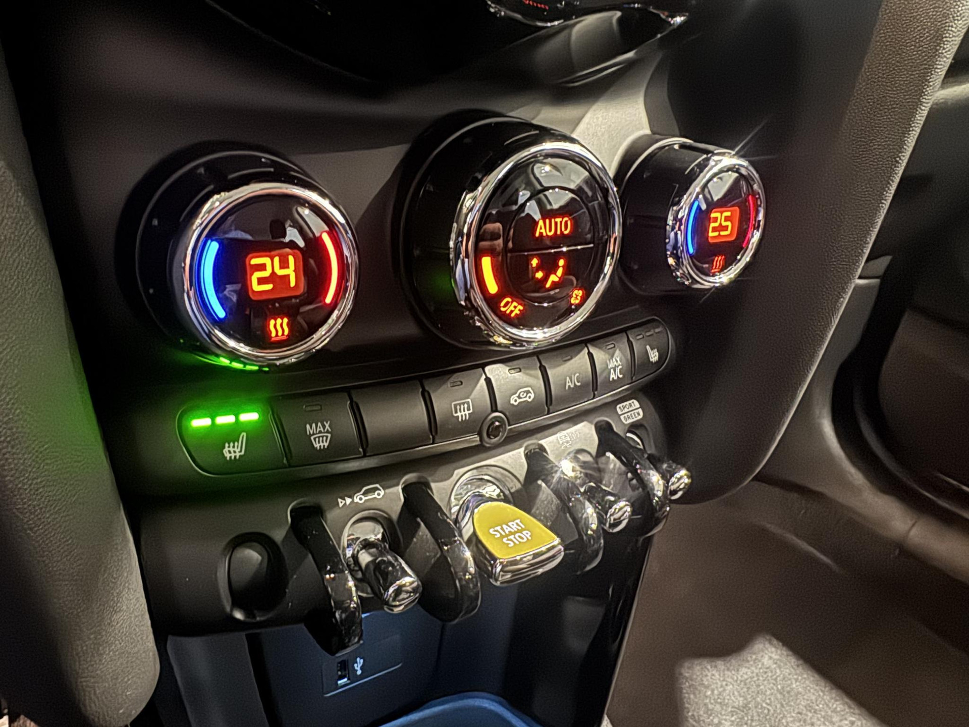 MINI Mini Electric Cooper SE 33 kWh JZS66K