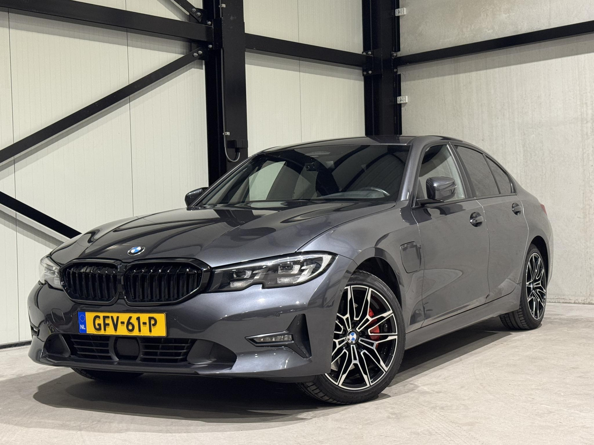 BMW 3-serie 330e eDrive Advantage GFV61P