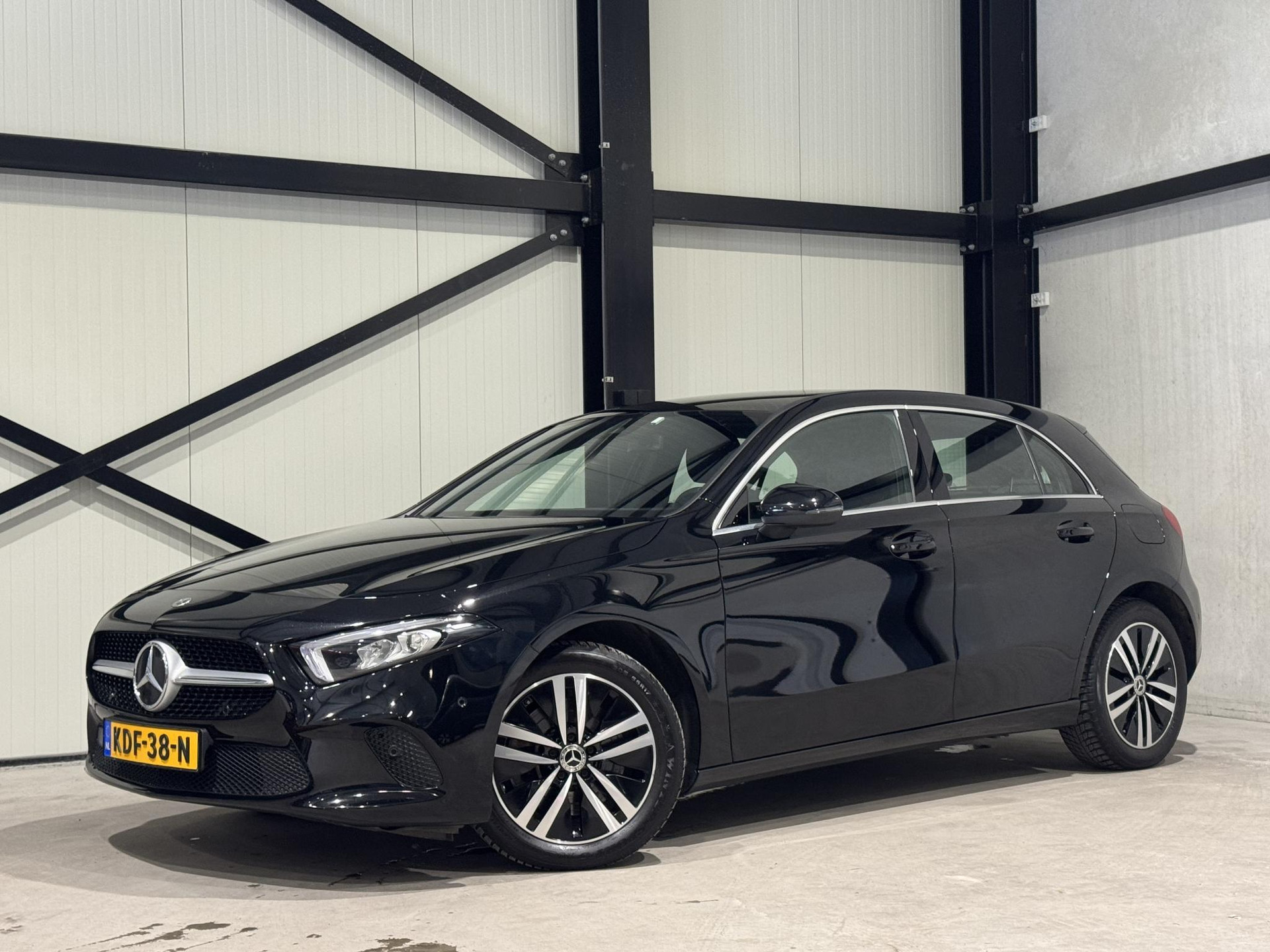 Mercedes-Benz A-Klasse 250 e Business KDF38N
