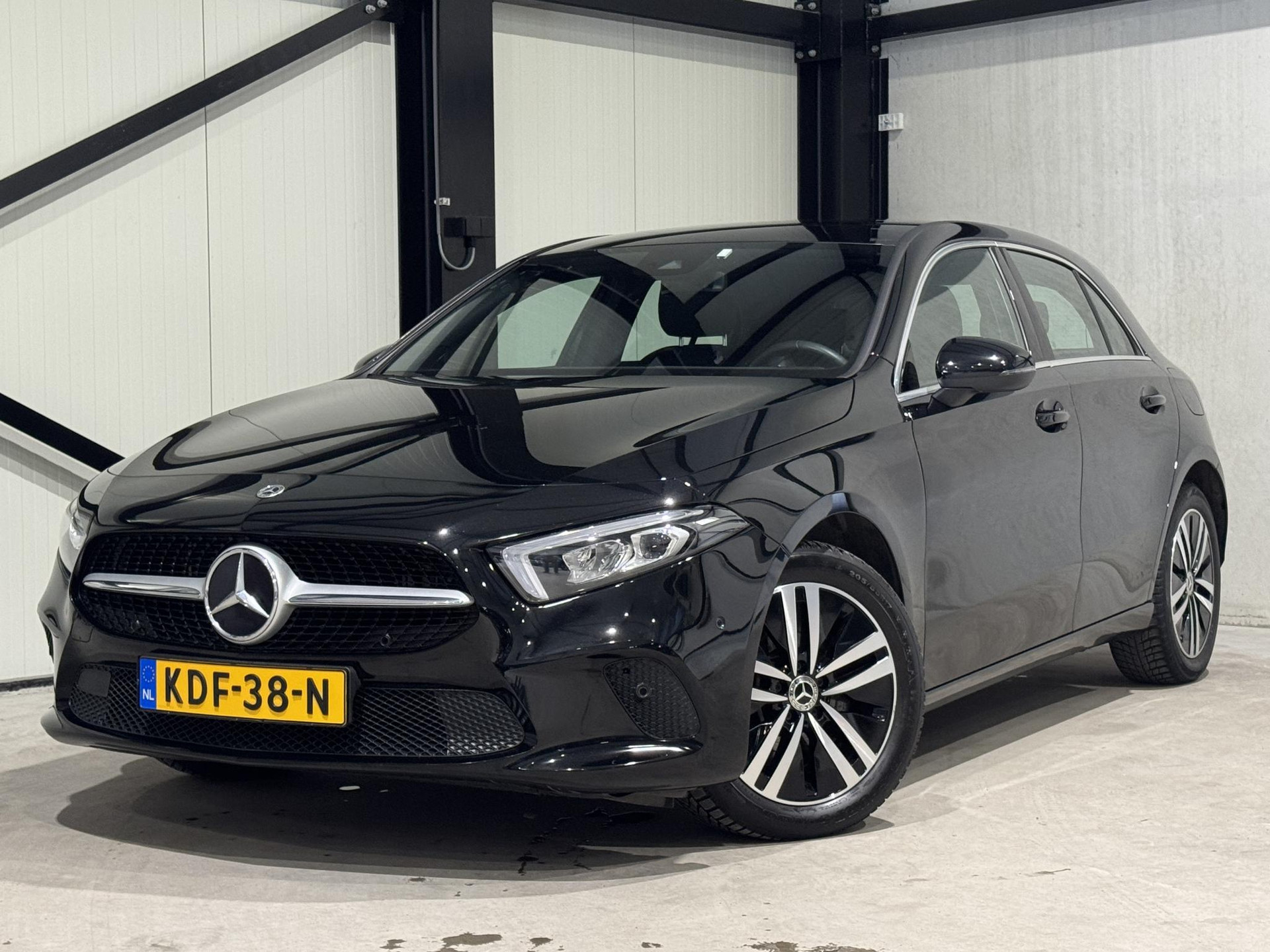 Mercedes-Benz A-Klasse 250 e Business KDF38N
