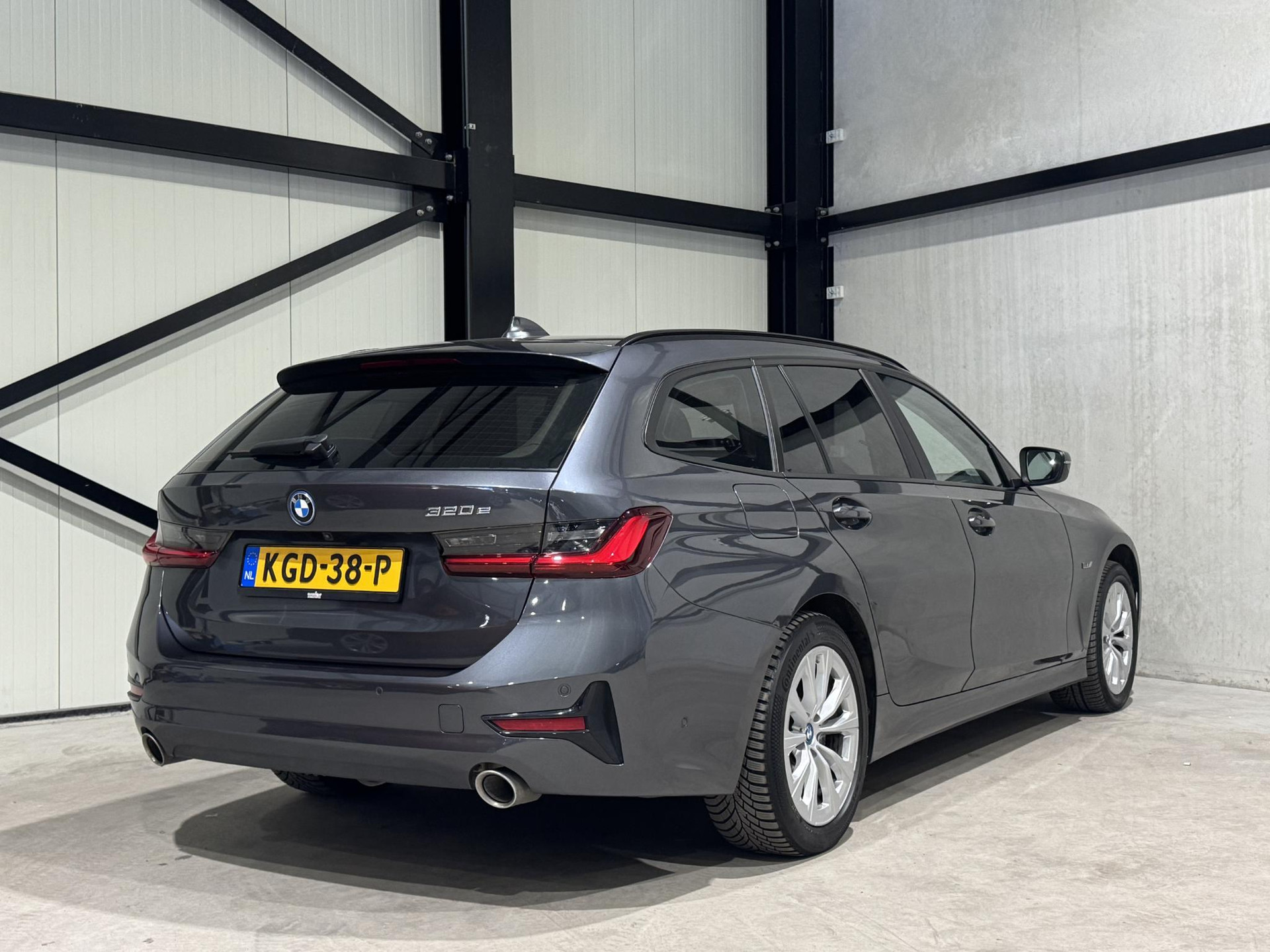 BMW 3 Serie Touring 320e xDrive Business KGD38P