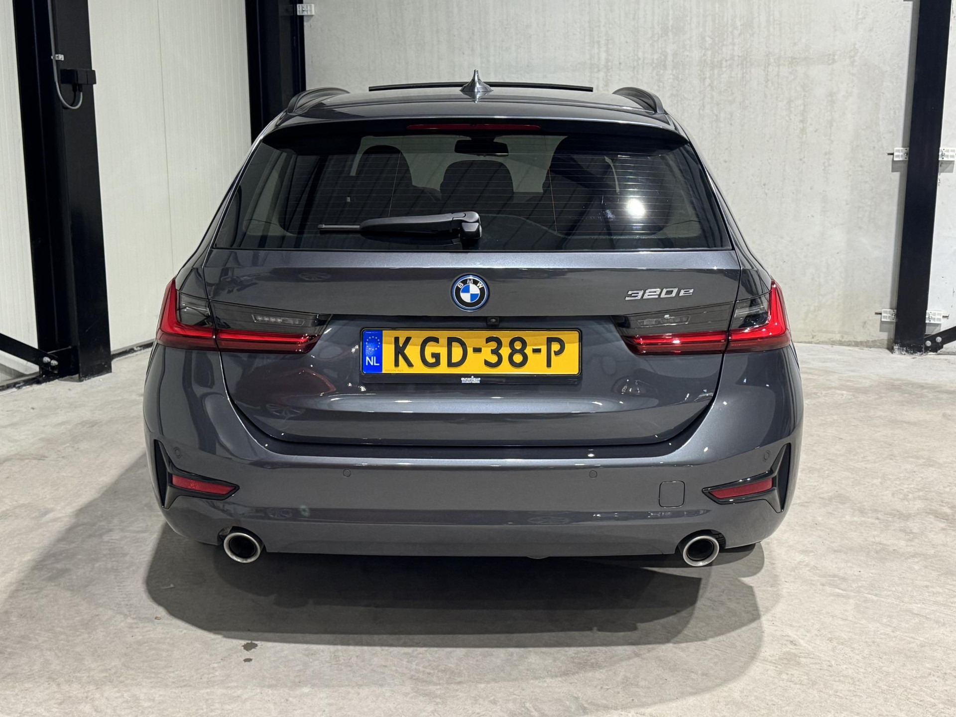 BMW 3 Serie Touring 320e xDrive Business KGD38P
