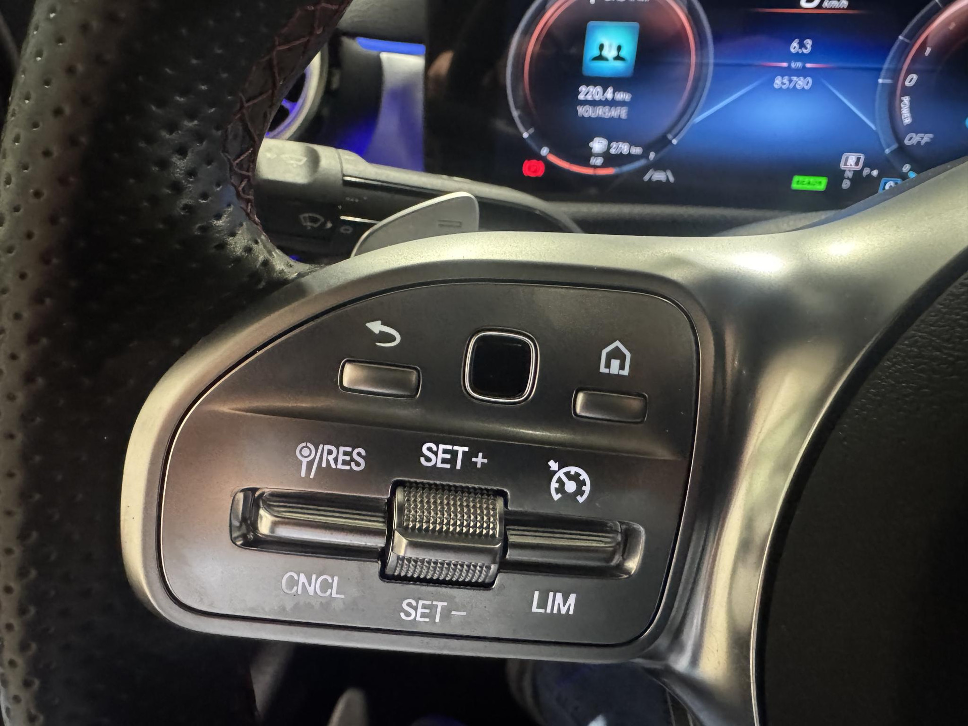 Mercedes-Benz A-Klasse 250 e AMG KGH28S