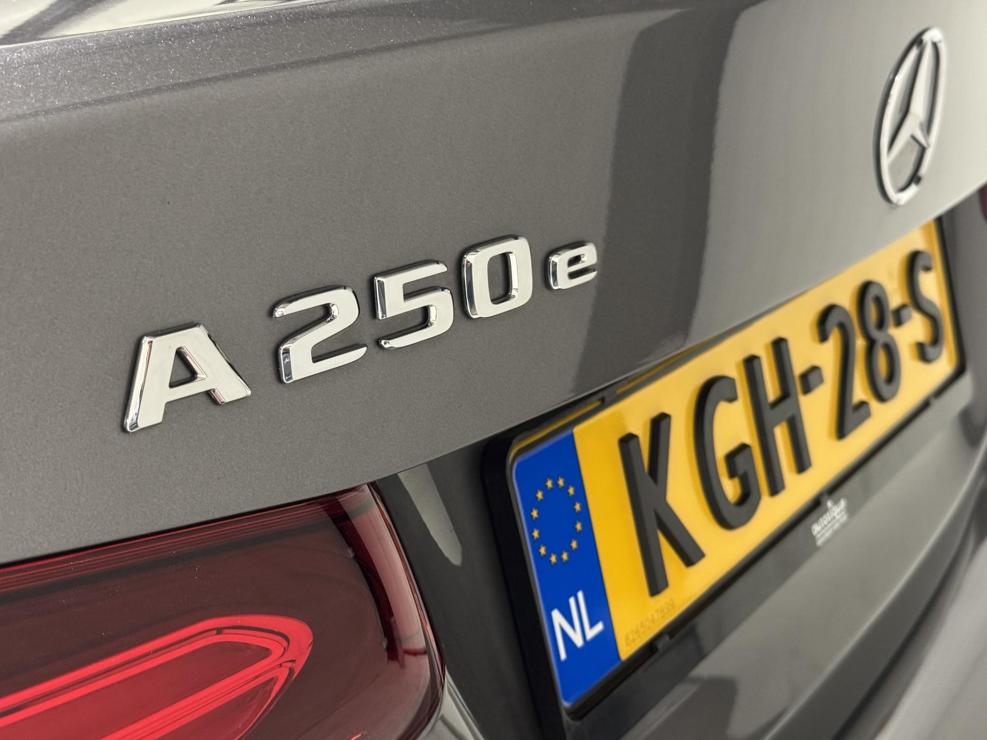 Mercedes-Benz A-Klasse 250 e AMG KGH28S