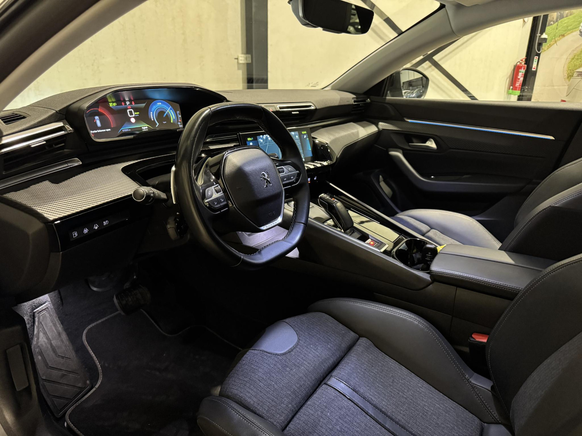Peugeot 508 SW 1.6 HYbrid Allure KVK89R
