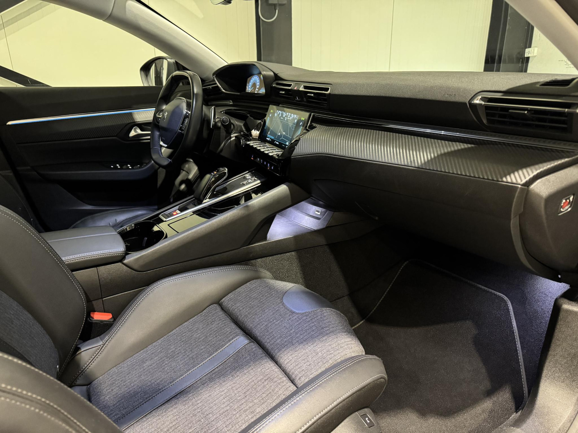 Peugeot 508 SW 1.6 HYbrid Allure KVK89R