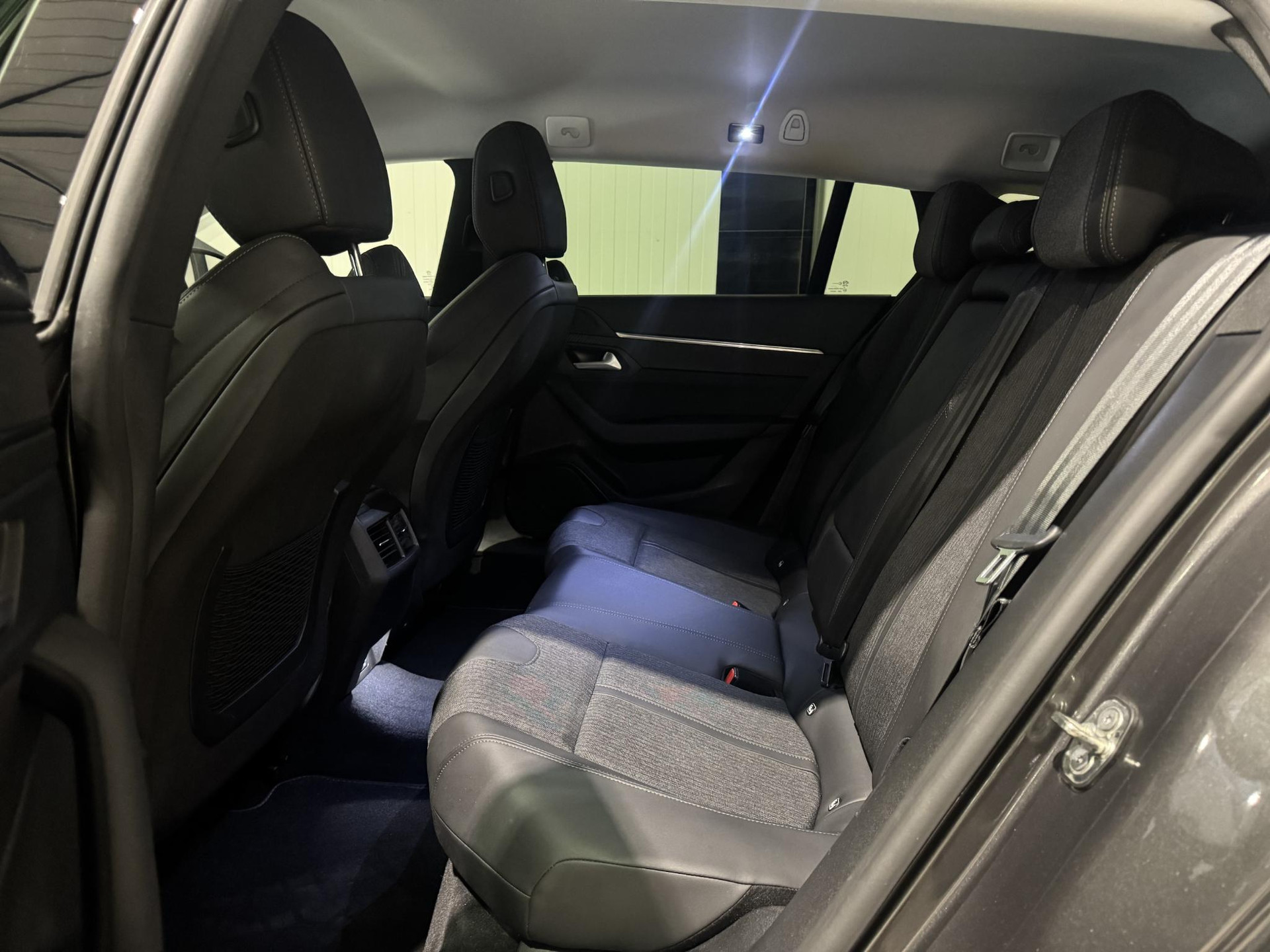 Peugeot 508 SW 1.6 HYbrid Allure KVK89R