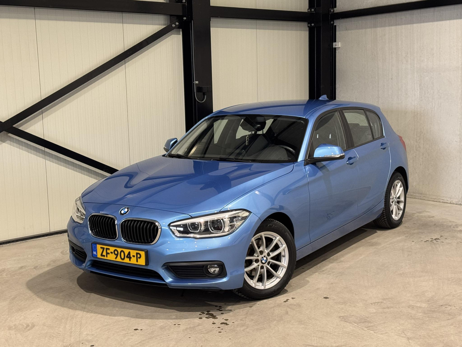 BMW 1-serie 118i Executive ZF904P