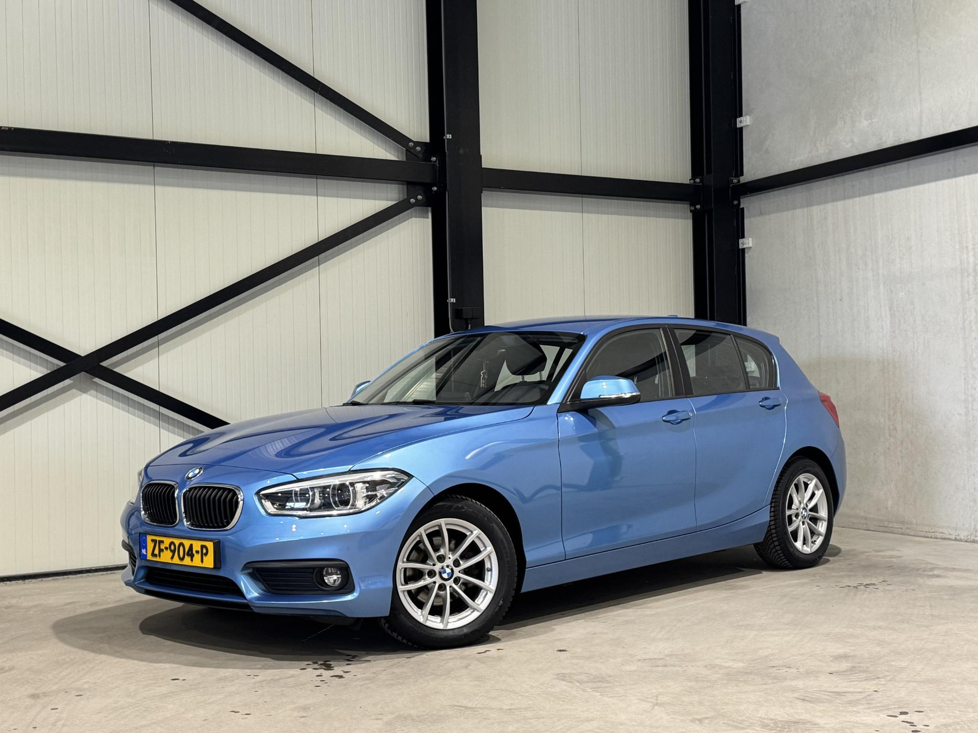 BMW 1-serie 118i Executive ZF904P