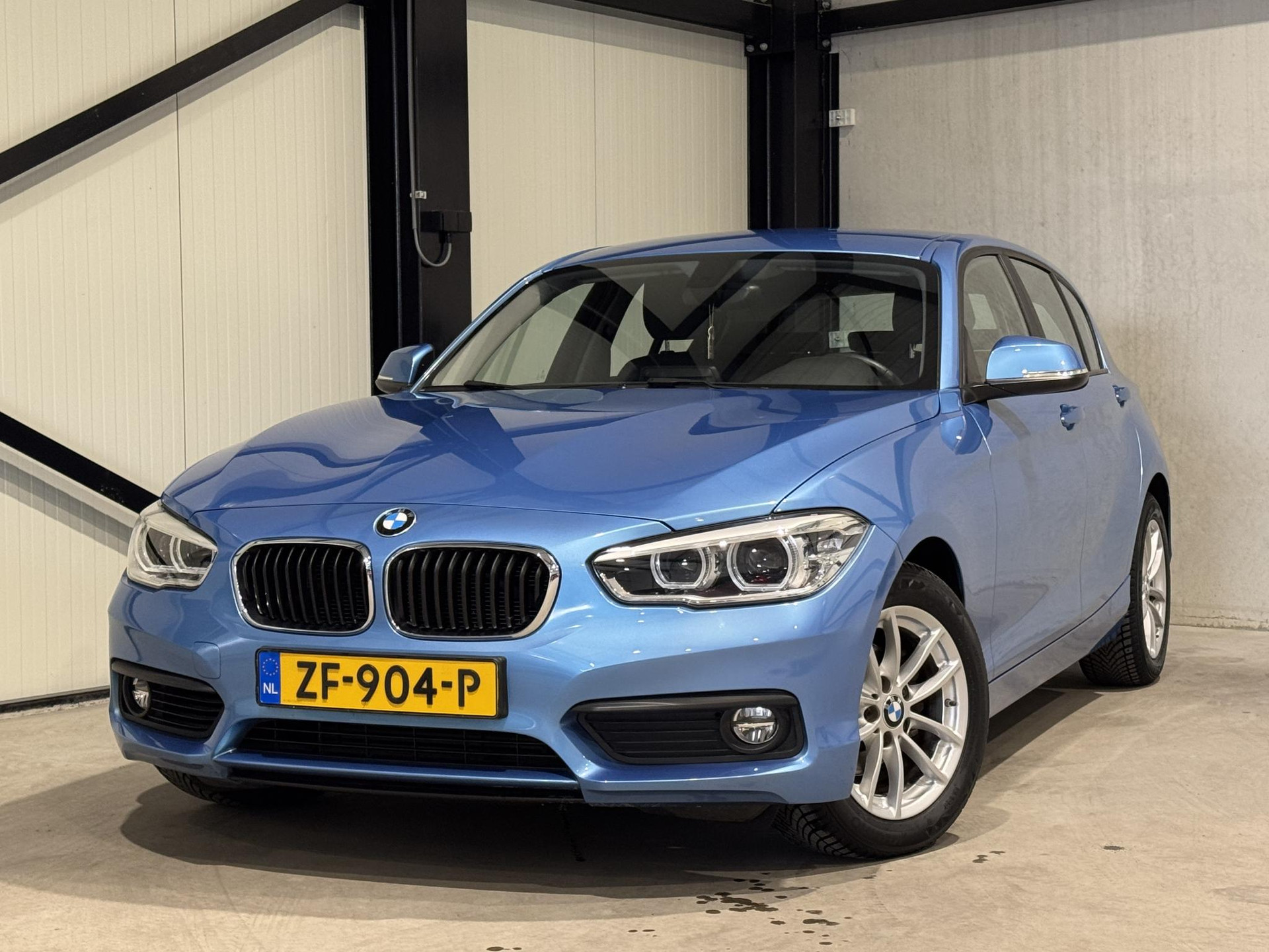 BMW 1-serie 118i Executive ZF904P